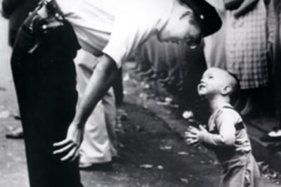Photographer William C. Beall of the Washington Daily News was among the crowd, his assignment clear:……..
