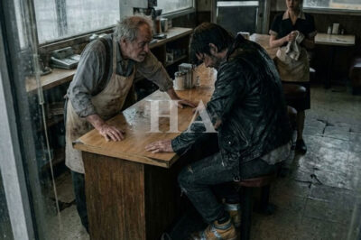 A bankrupt Detroit diner owner gives away his final meal to a homeless stranger, thinking it means nothing. Minutes later, black SUVs surround the restaurant, stopping traffic—and revealing that one simple act of kindness is about to change his life forever.