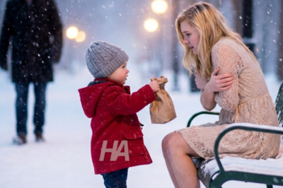 SHE HANDED YOU HER COOKIES AND WHISPERED: “YOU NEED A HOME… AND I NEED A MOM.” ❤️❄️