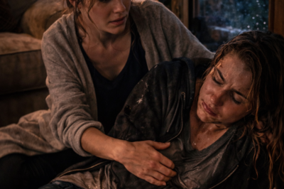 MY SISTER WAS BLEEDING ON MY COUCH WHEN HER HUSBAND STARTED KICKING MY DOOR… BUT THE REAL HORROR CAME AFTER I CALLED 911